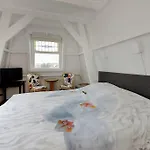 Hotel Bor Scheveningen 3*