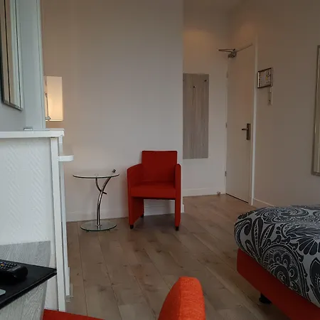 Bor Scheveningen Отель