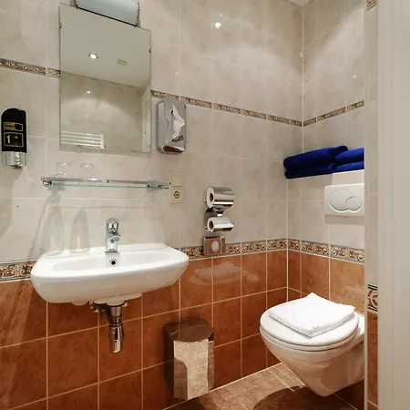 Bor Scheveningen Hotel 3*