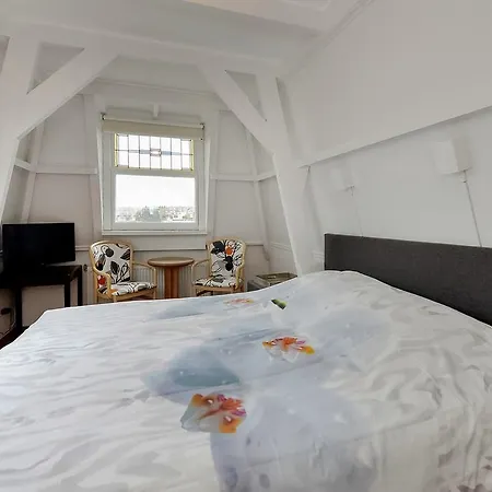 Hotel Bor Scheveningen 3*