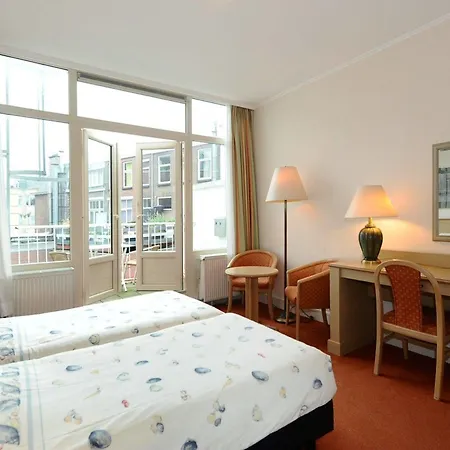 호텔 Bor Scheveningen 3*