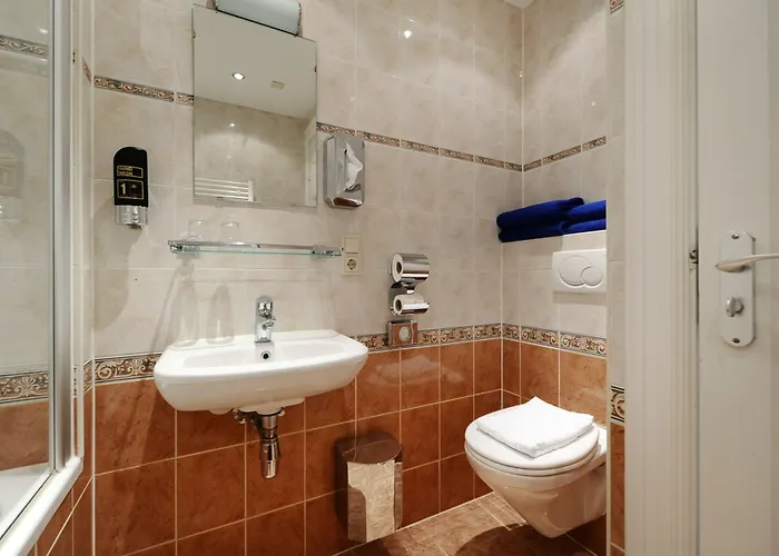 Bor Scheveningen מלון 3*