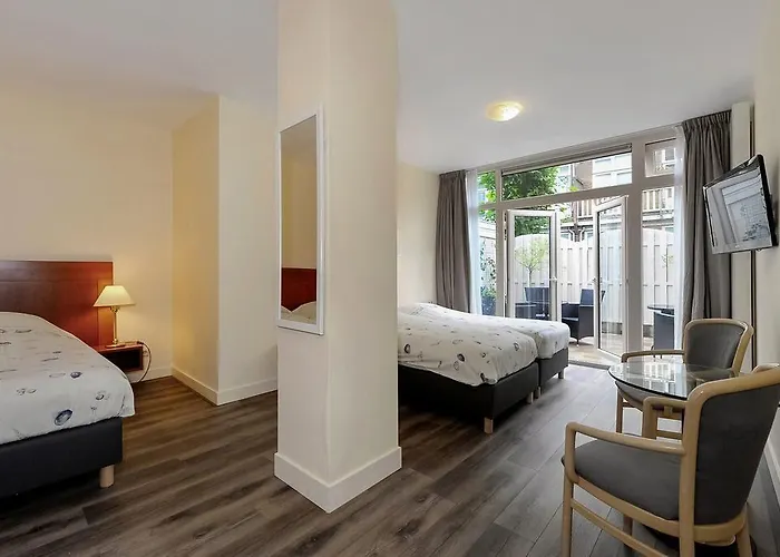 Szálloda Bor Scheveningen 3*