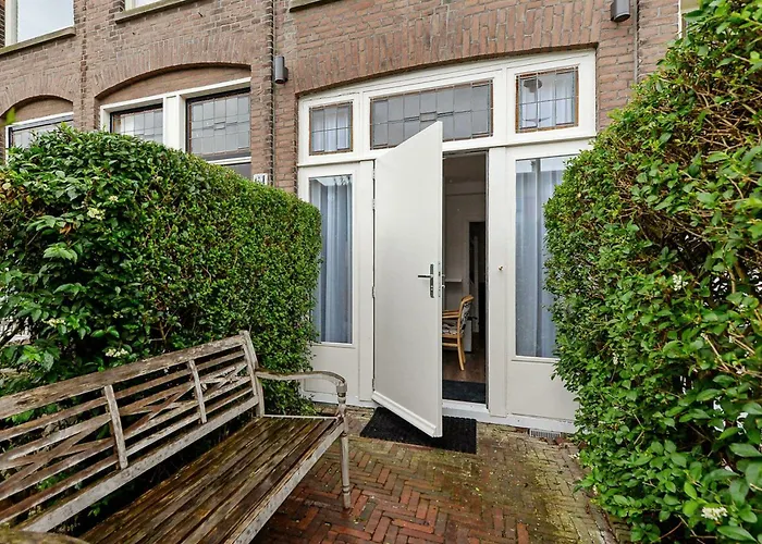 Bor Scheveningen מלון 3*