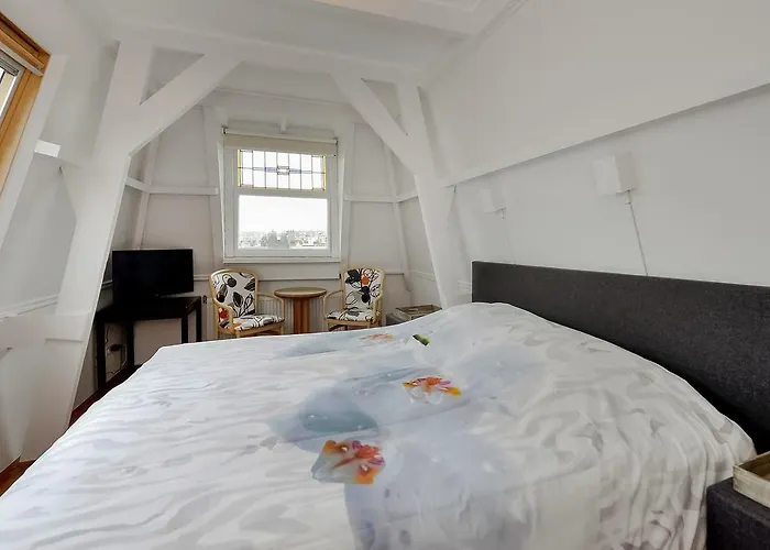 Hotel Bor Scheveningen 3*