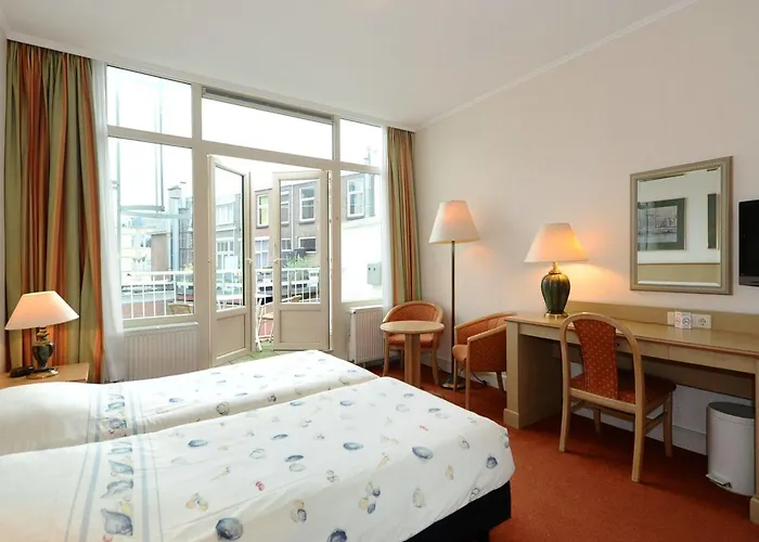 Szálloda Bor Scheveningen 3*