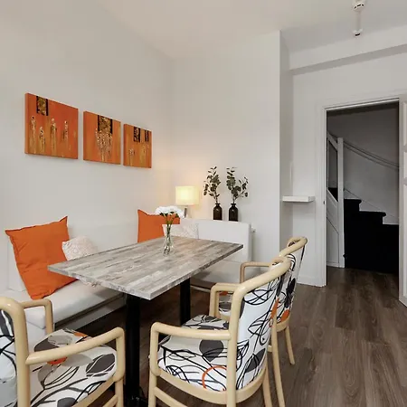 فندق Bor Scheveningen 3*